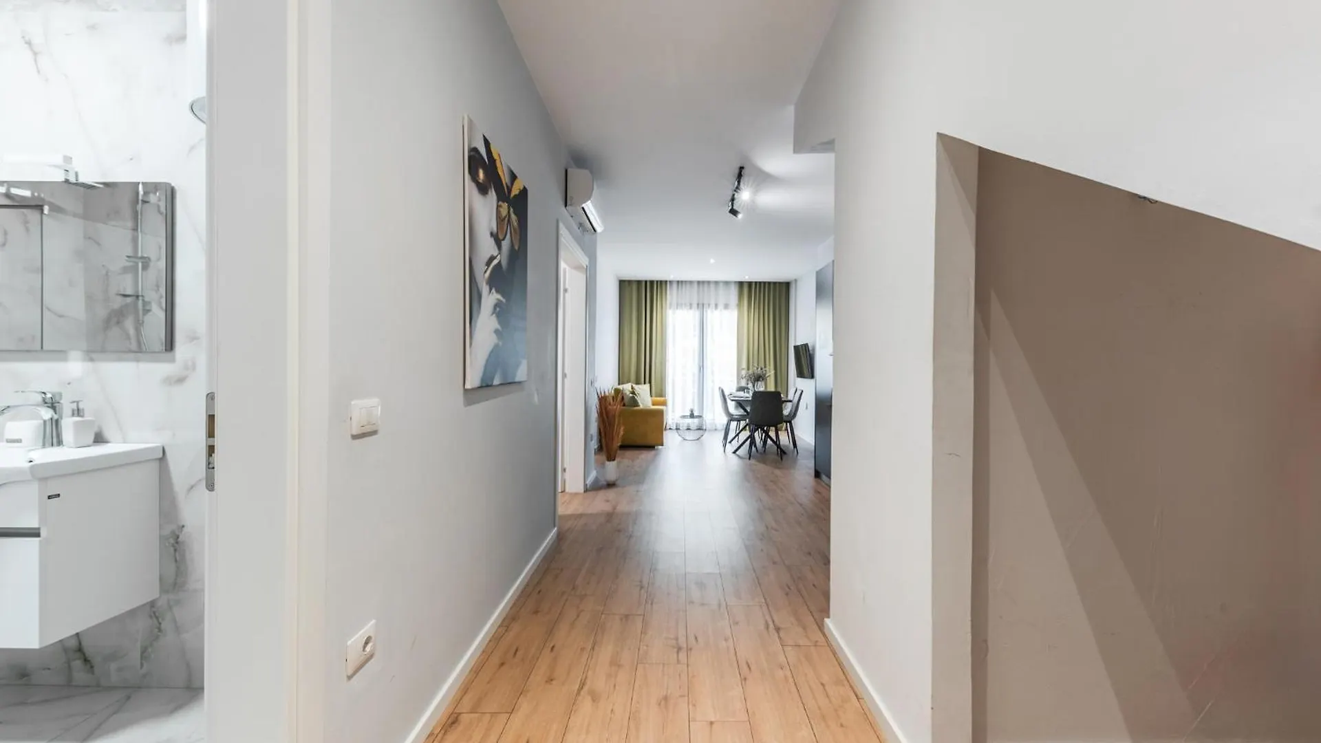 Beautiful Center Apartment Durres