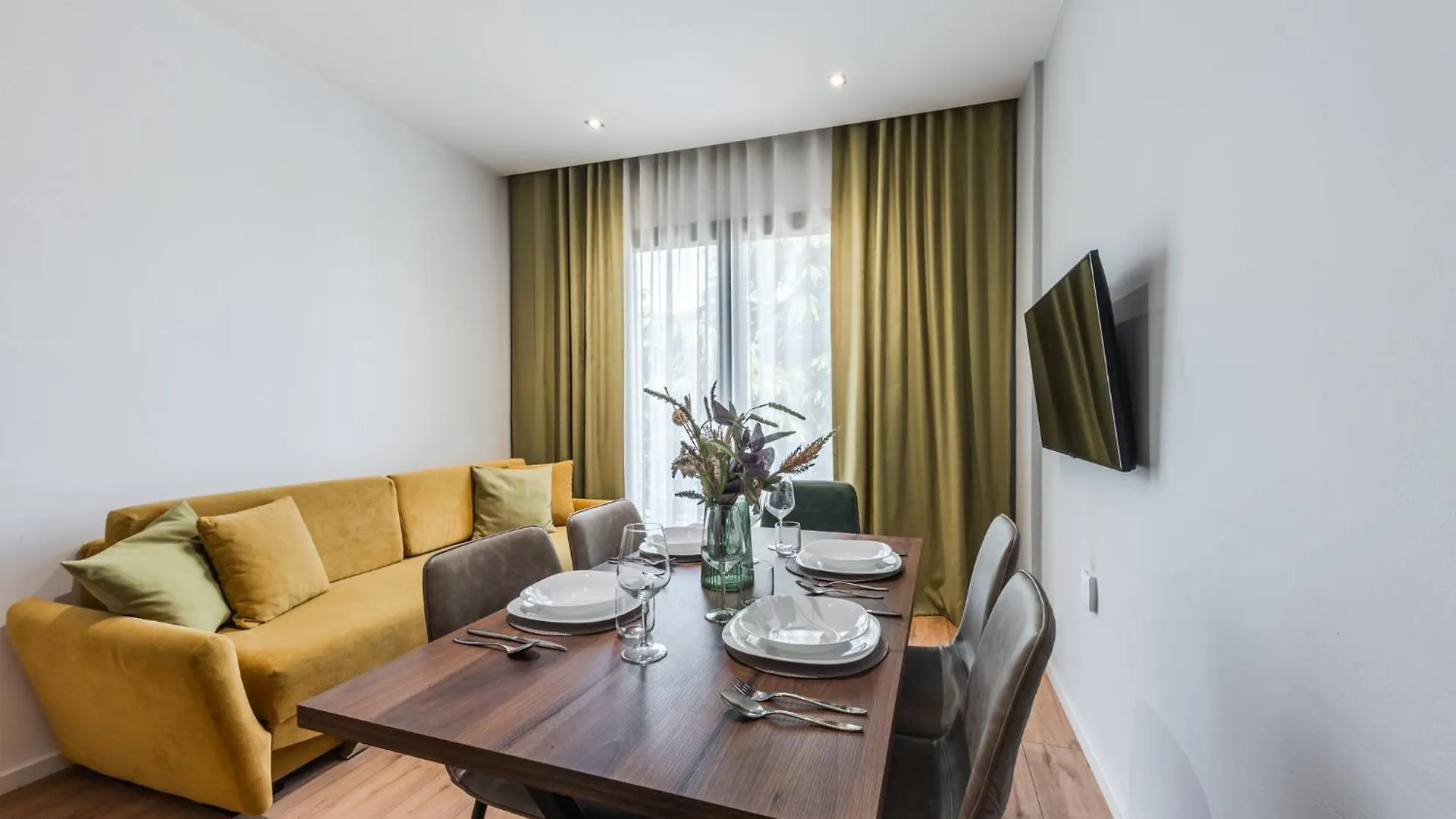 Beautiful Center Apartment Durres